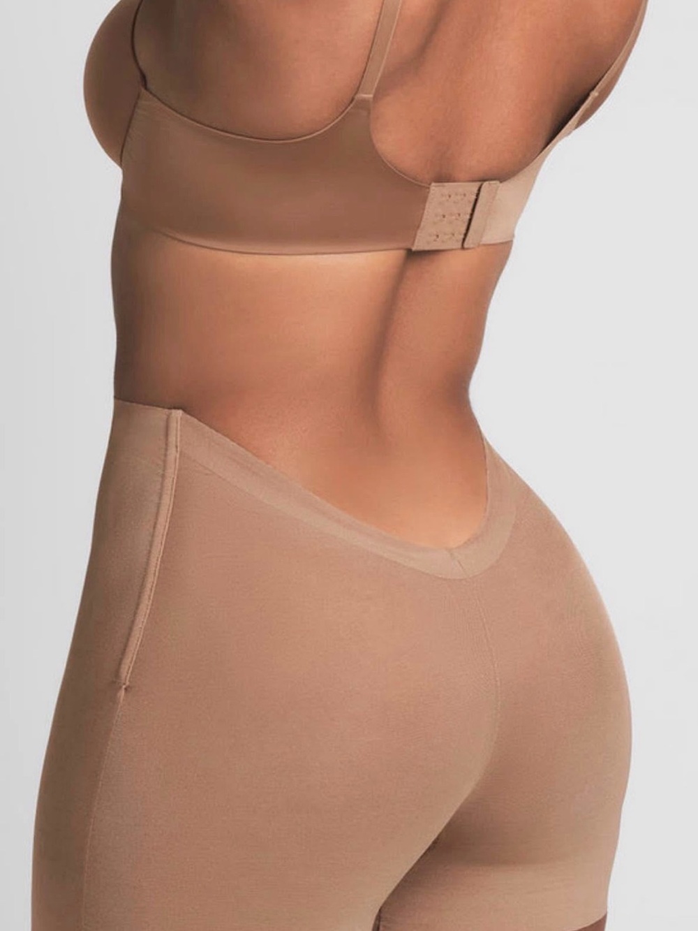 SKIMS LOW BACK SHORT
